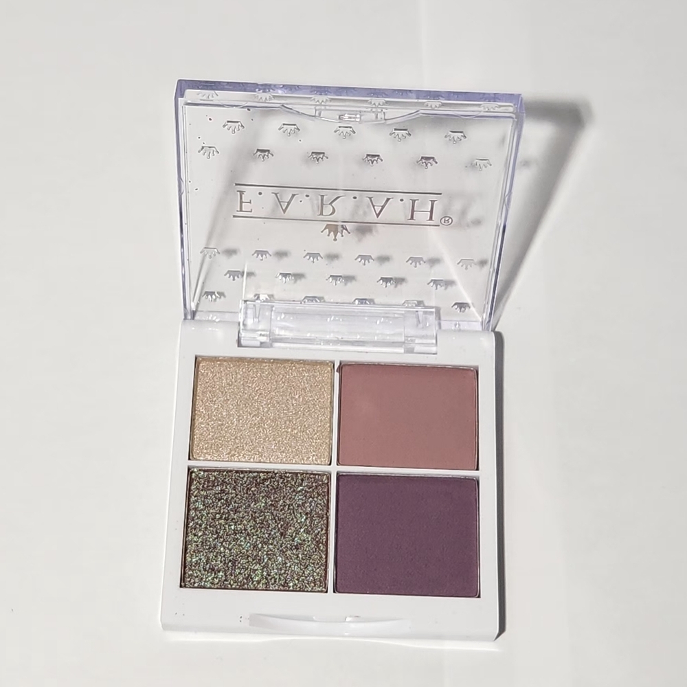 FARAH Eyeshadow Palette and Brush Set - Picture 2 of 3